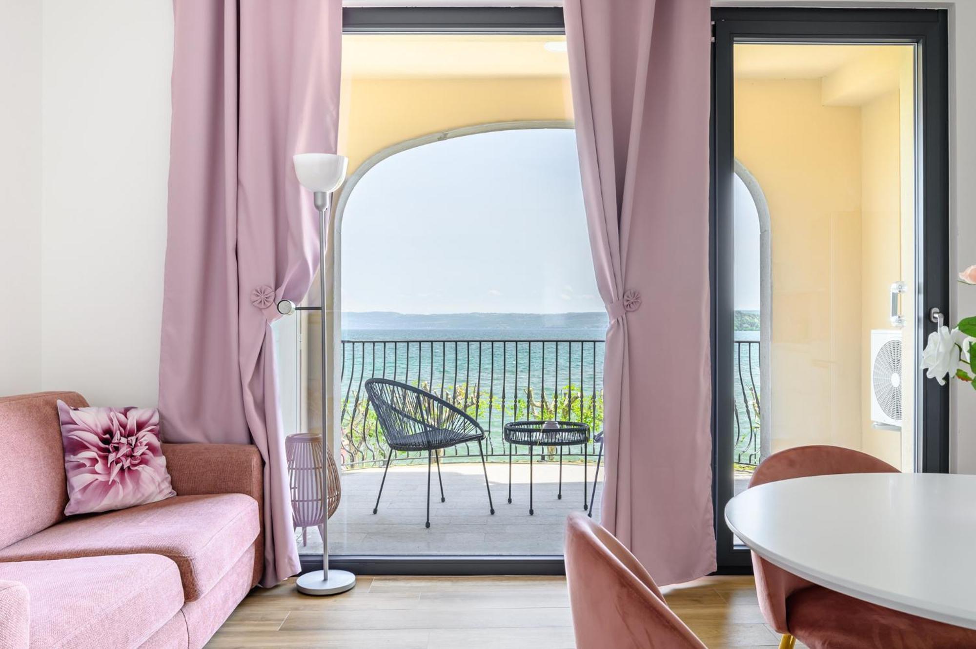 Casa Vacanze Maddalena - Palazzetto Sul Lago - Diamante Rosa Marta Cameră foto